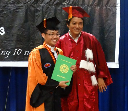 Top 10 Khoa Quan hệ Quốc tế niên khoá 2009 - 2013
